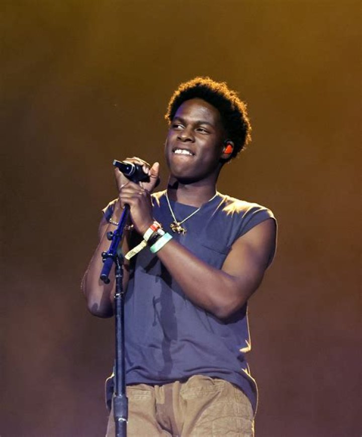 How Tall is Daniel Ezra: Unveiling the Height of the Rising Star
